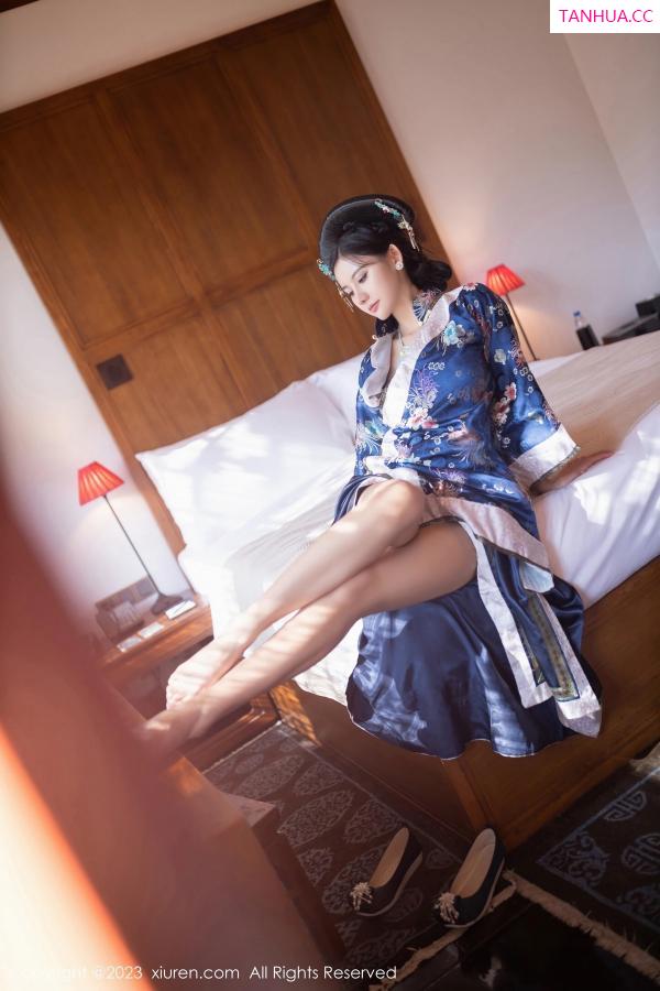 就是阿朱啊  [XiuRen]高清写真图 2023.03.10 No.6398 就是阿朱啊 宫廷服饰第36张图片